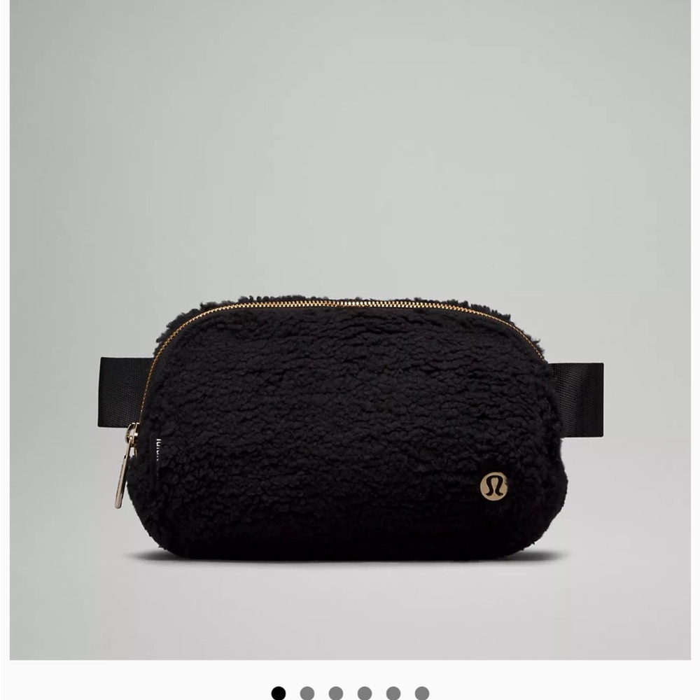 Lululemon Everywhere Belt Bag *Fleece